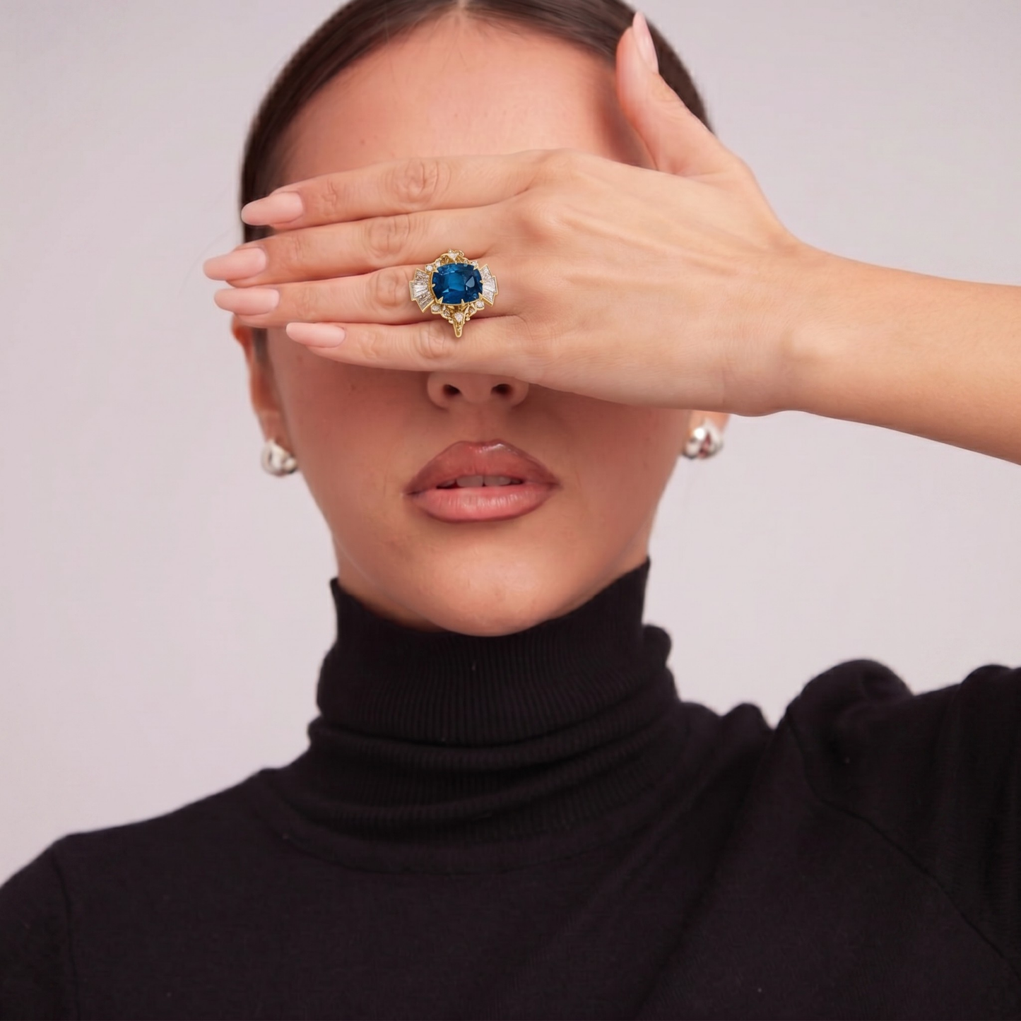 GOLD SAPPHIRE CROWN VINTAGE RING