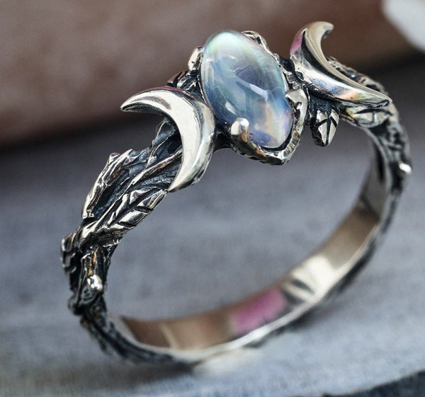 SILVER MOONSTONE CRESCENT VINTAGE RING
