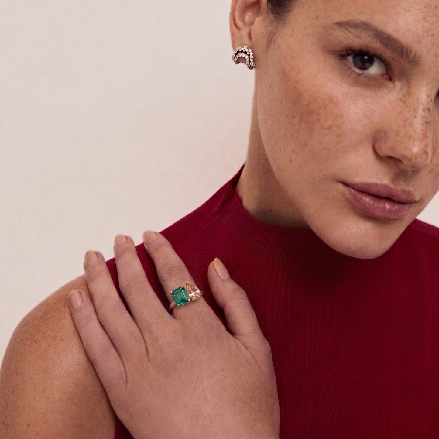 GOLD EMERALD & CHAMPAGNE DOUBLE STONE RING