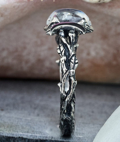 SILVER MOONSTONE CRESCENT VINTAGE RING